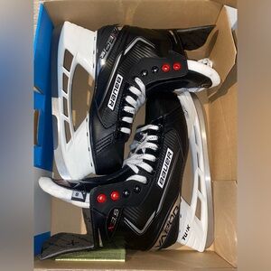 NEW! Bauer X3.5 Hockey Skates SIZE 8 men’s!! 🏒